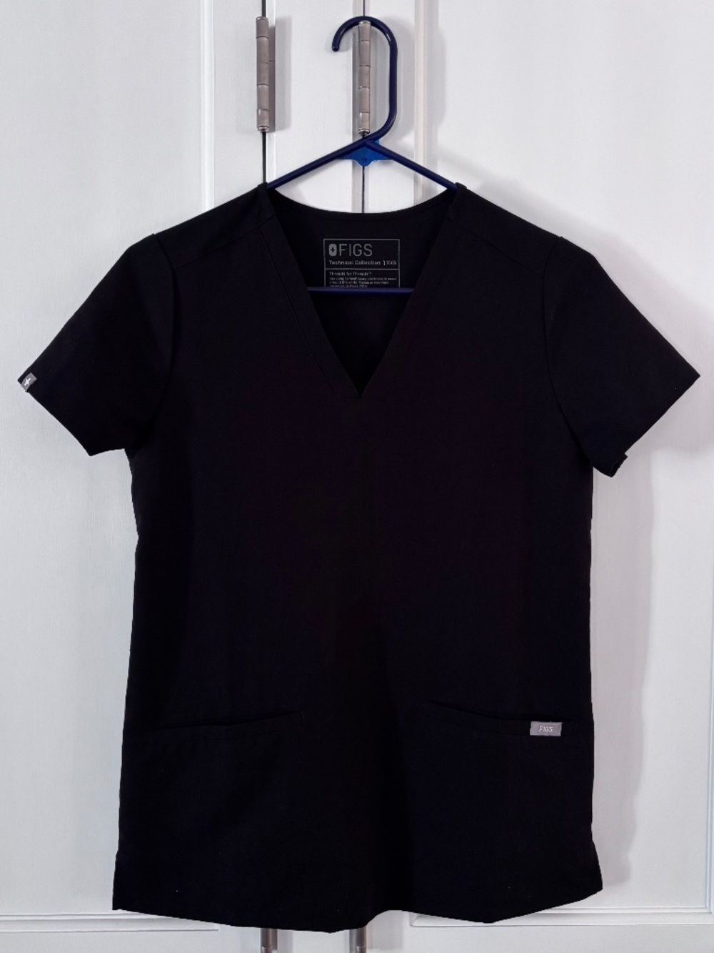 FIGS Black Scrub Top Women's XXS Short Sleeve Two Pockets Technical Collection